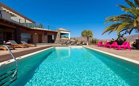 Homeforguest Oasis Villa With Swimming Pool In 4000M2 Garden